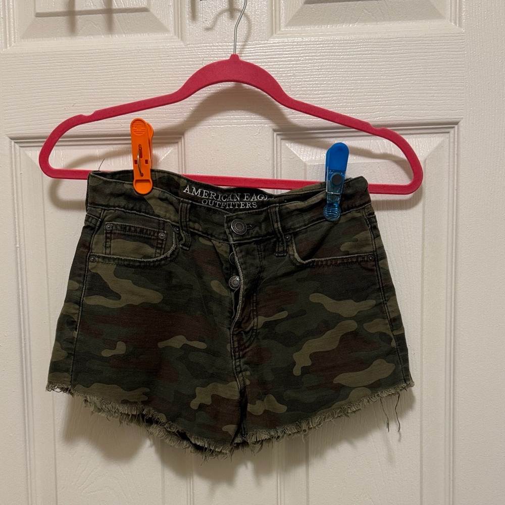 American Eagle Outfitters Women's Green Camo Cargo Shorts